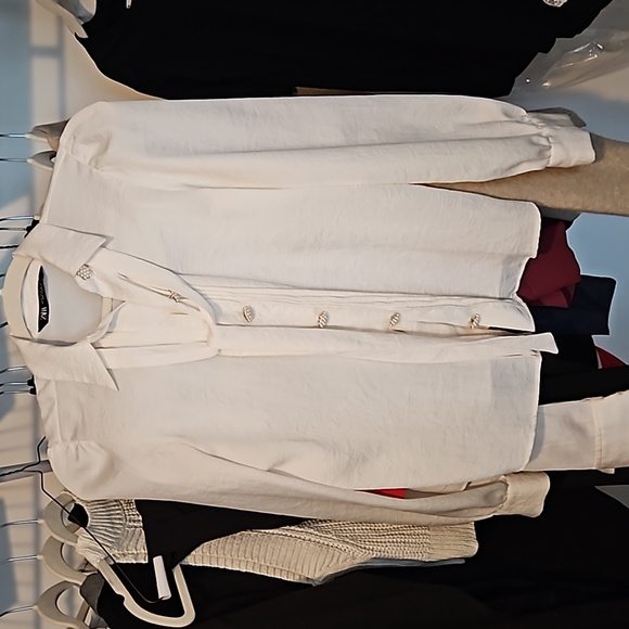 Zara Elegant Blouse - Picture 1 of 4